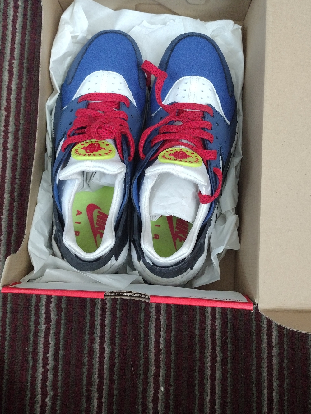 Nike Blue White Red Low-Top Sneakers with Neon Yellow Accents